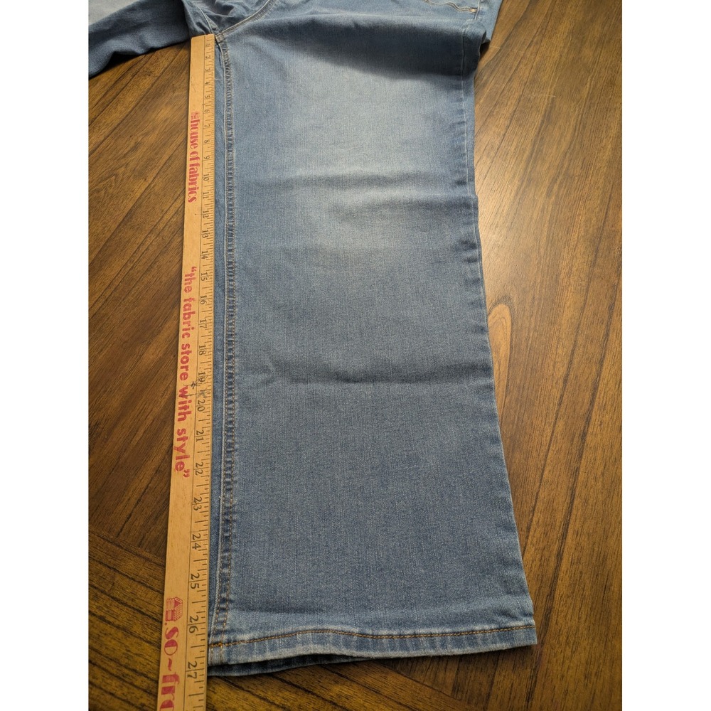 Time and Tru Maternity Straight Leg Jeans Light Wash Blue Size XXL 20 NWT - Picture 6 of 7